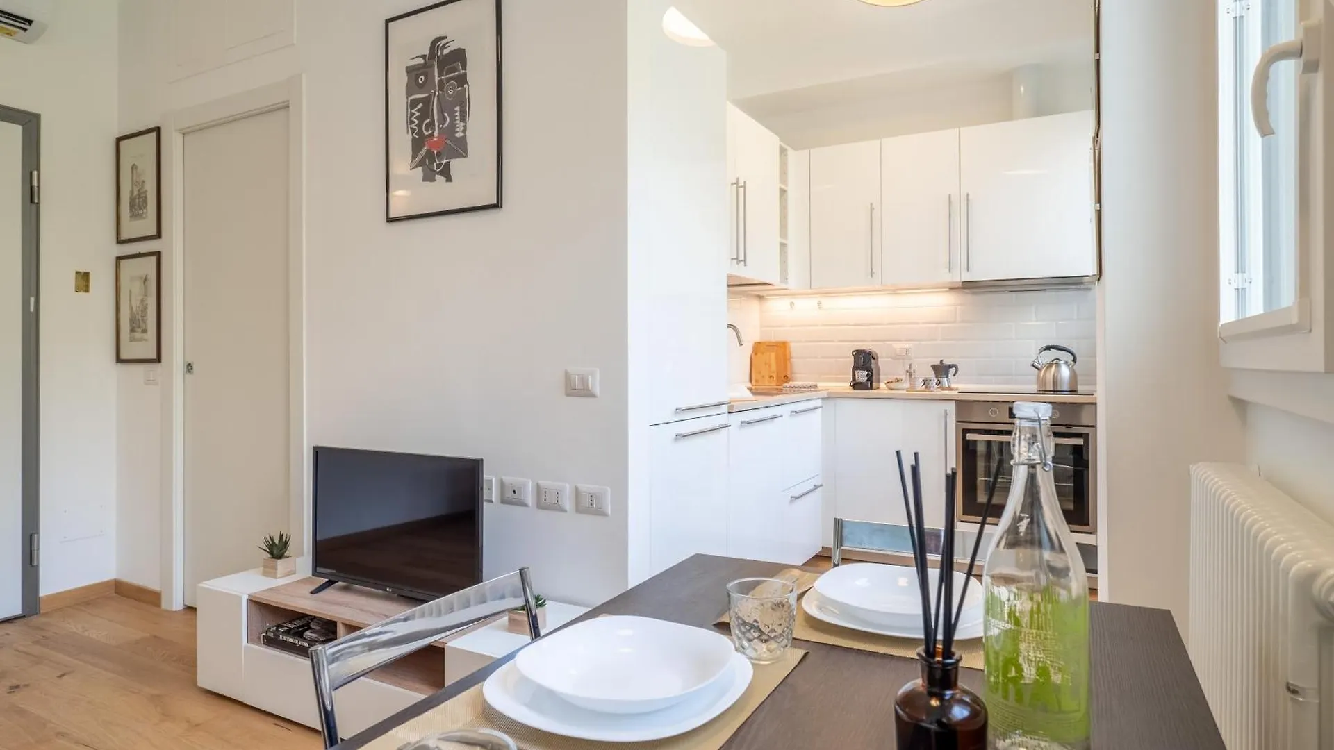 Duomo Line - Cozy, Modern Designed Flat Apartment Milan 0*,